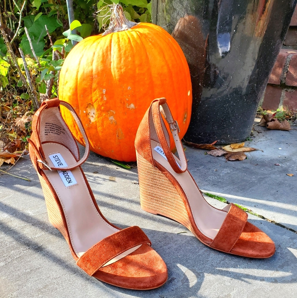 Steve Madden suede wedges